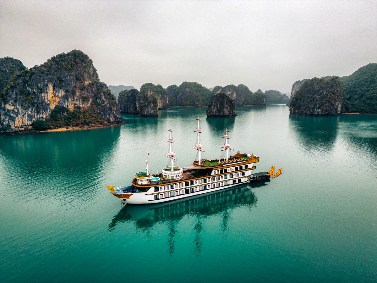 Ninh Binh to Halong Bay · Overnight Cruise