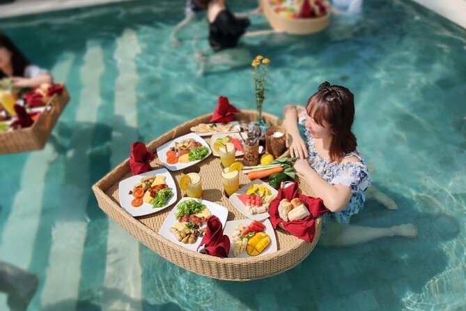 Floating Breakfast & Reef Day