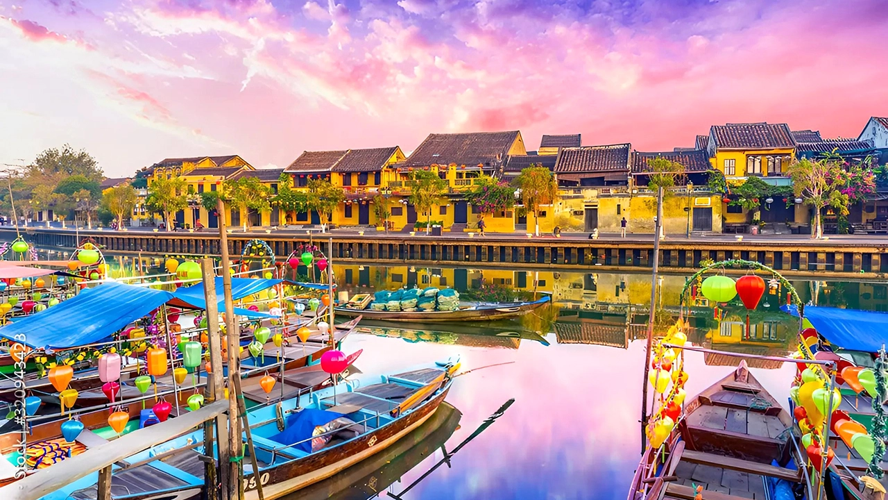 Cruise to Hoi An (via Da Nang flight)