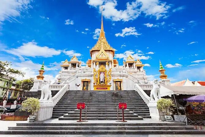 Chiang Rai Day Trip · White Temple + Golden Triangle